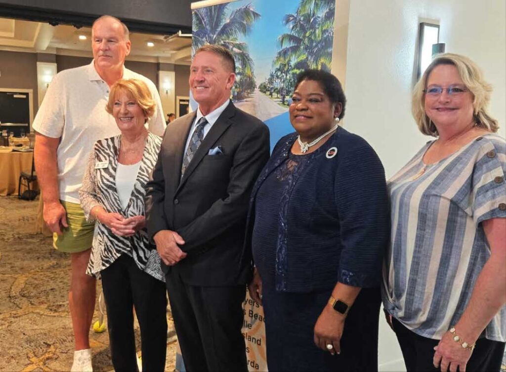 The Southwest Florida Chapter of the League of Cities and Chapter President and Cape Coral Mayor John Gunter.